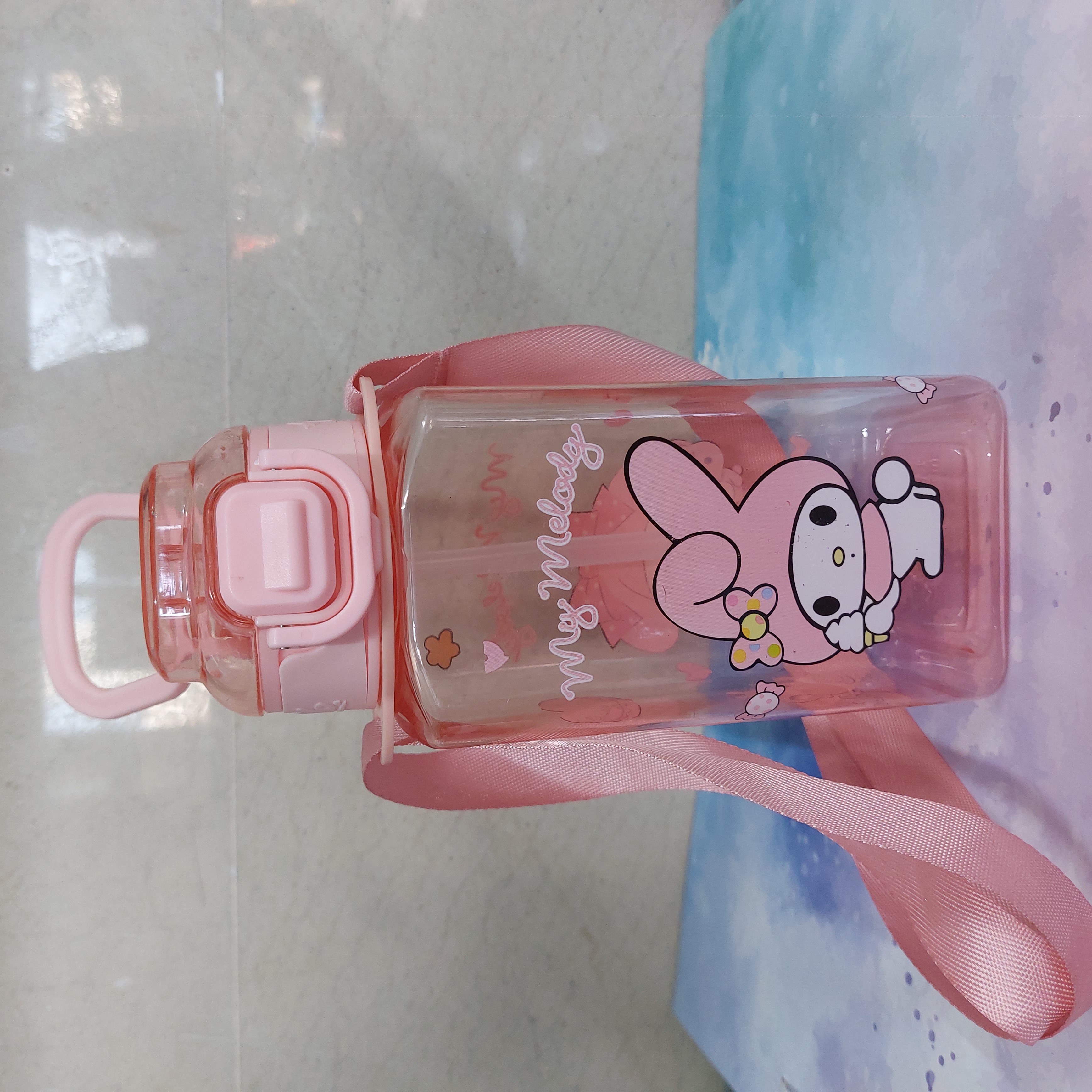 قمقمه آب سرد