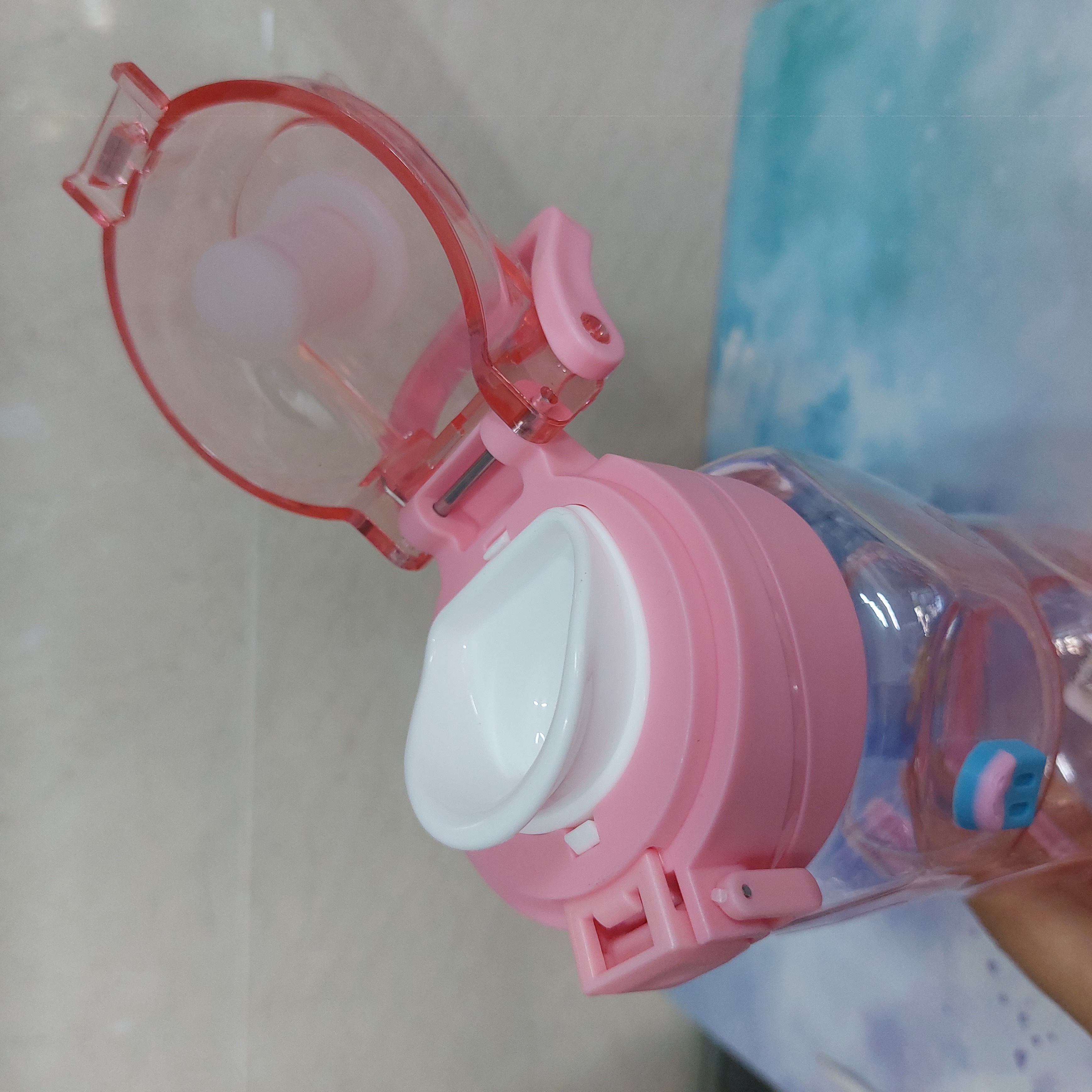 بطری آب سرد