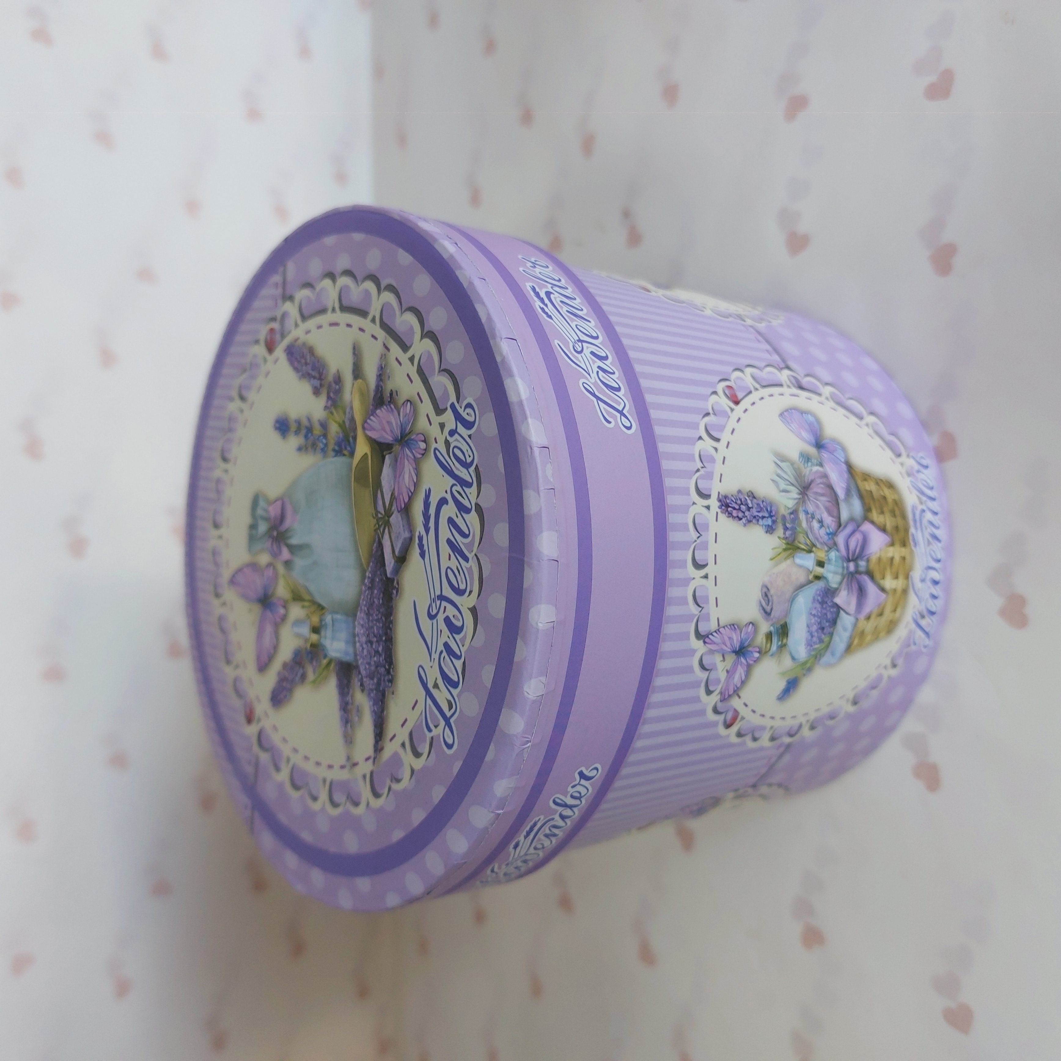 لیوان بنفش و صورتی