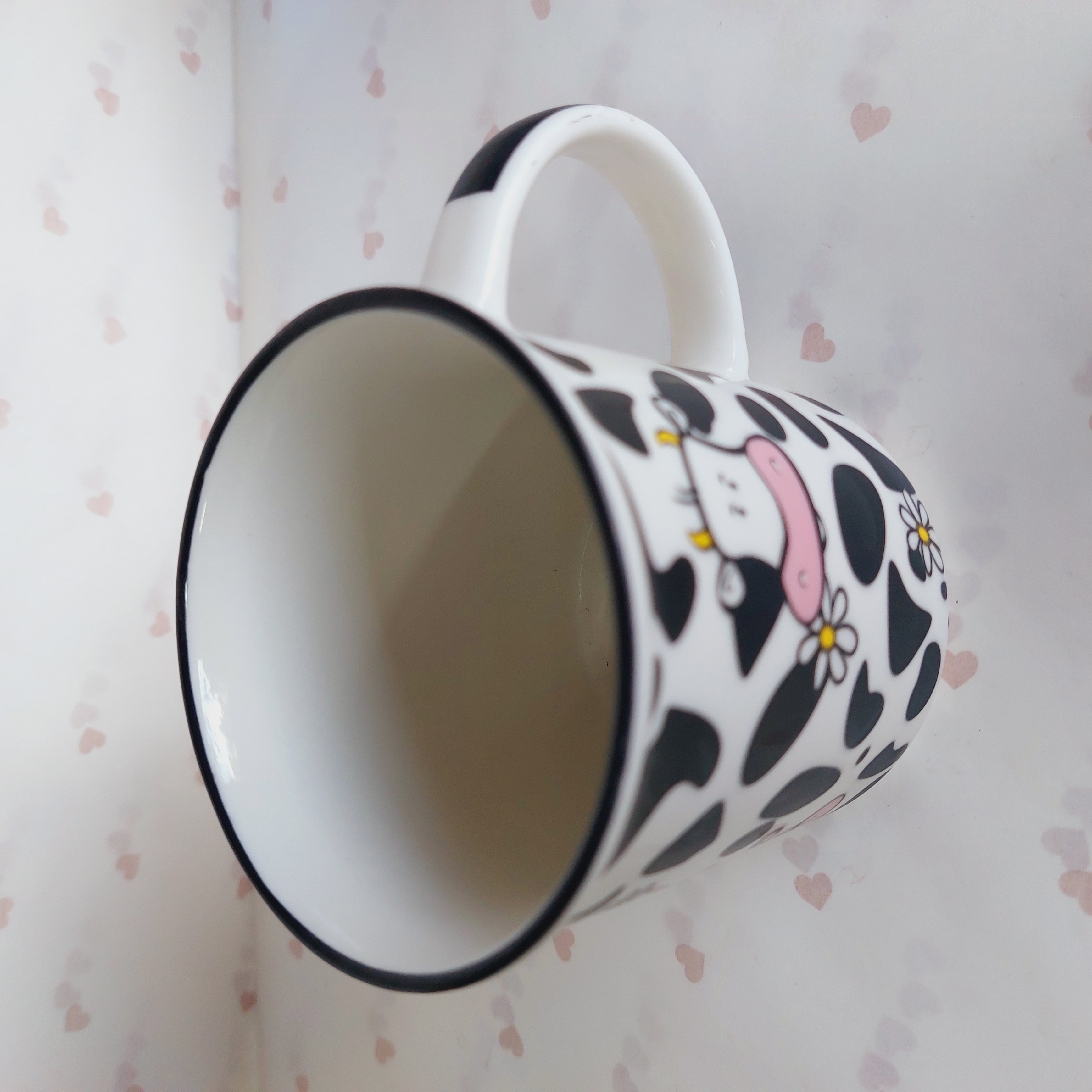 ماگ سفید ومشکی طرح cow