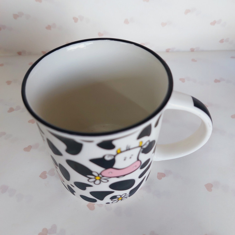 ماگ سفید ومشکی طرح cow