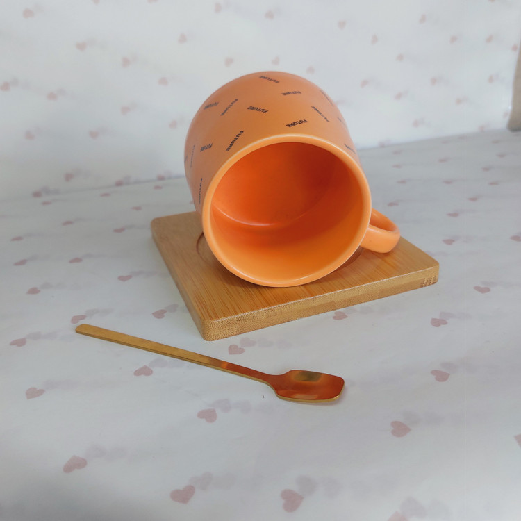 ماگ قاشقدار