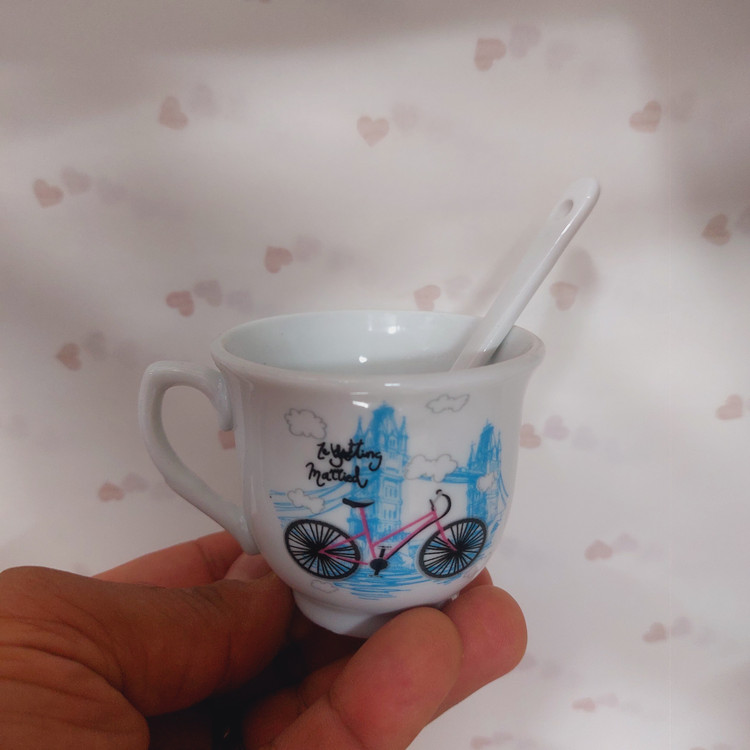 فنجان قهوه دوچرخه قاشقدار