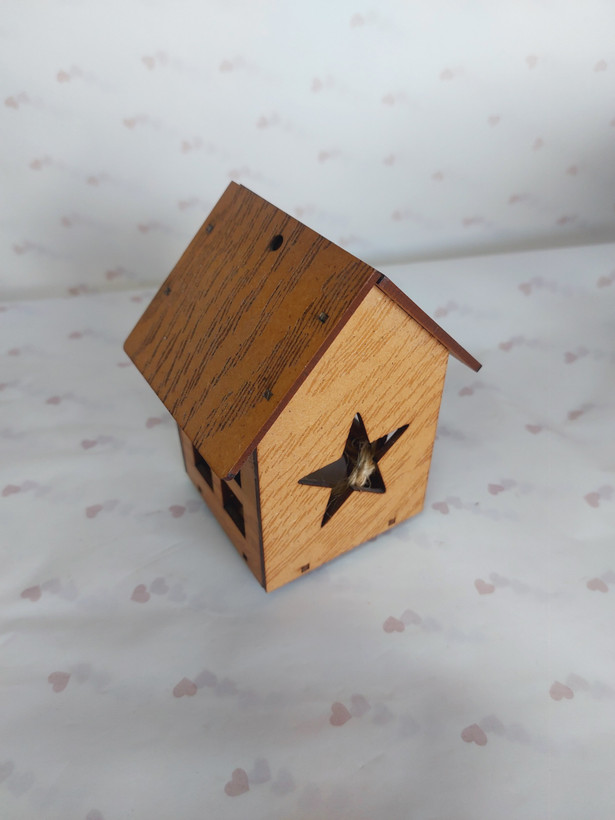 Cottage چوبی چراغدار