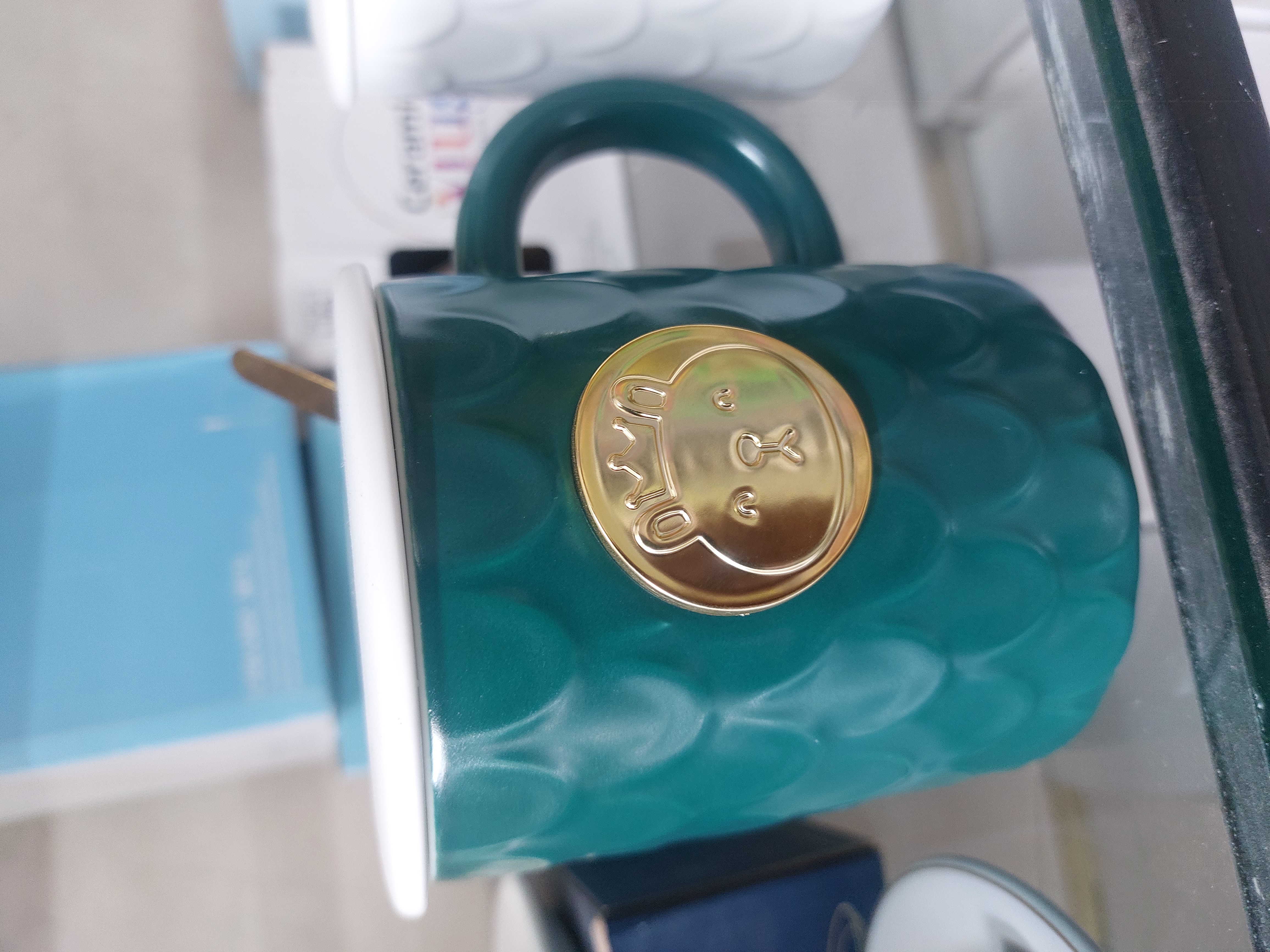 لیوان پلاک دار