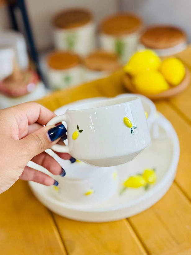 لیمویی جذاب