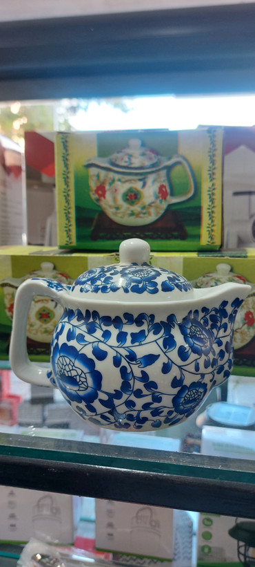 قوری چینی صافی دار دسته بغل کوچک